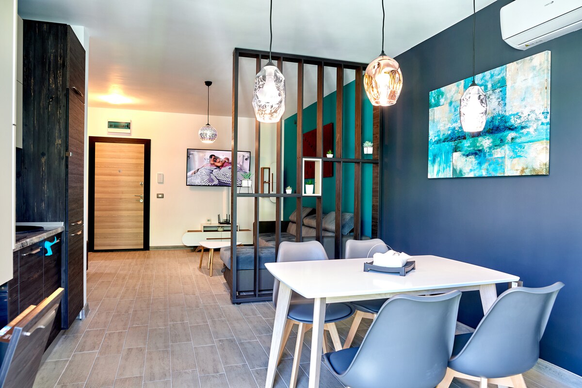 Rusty Sands apt Spa n Pools Beach resort — Apartament — închiriere de vacanță cu vedere la mare în Alezzi Beach Resort, Mamaia Nord, Constanța, România — fotografia principală a proprietății | Aqua Vista Rentals