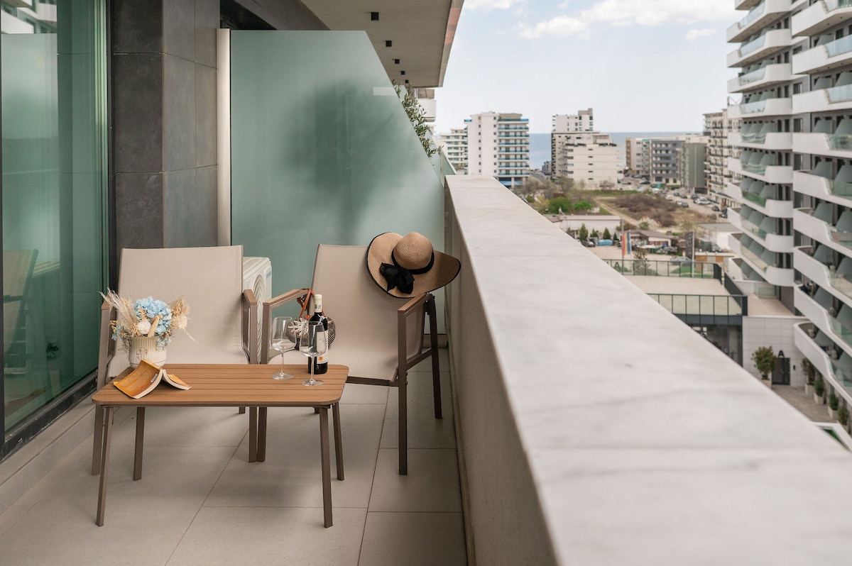 Cozy Apartment 98 in Odyssey pools spa and parking — Apartament — închiriere de vacanță în Alezzi Odyssey, Mamaia Nord, Constanța, România — fotografia principală a proprietății | Aqua Vista Rentals