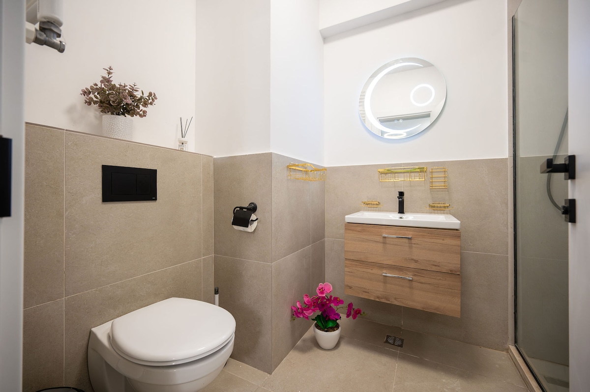 Green Signature Apartment in Odyssey spa and pools — Apartament — închiriere de vacanță cu vedere la mare în Alezzi Odyssey, Mamaia Nord, Constanța, România — fotografia 8 a proprietății | Aqua Vista Rentals