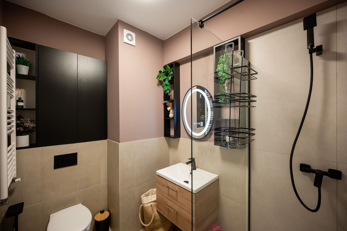 Topaz Apartment 71 in Odyssey Spa&Pool-parking — Apartament — închiriere de vacanță în Alezzi Odyssey, Mamaia Nord, Constanța, România — fotografia 8 a proprietății | Aqua Vista Rentals