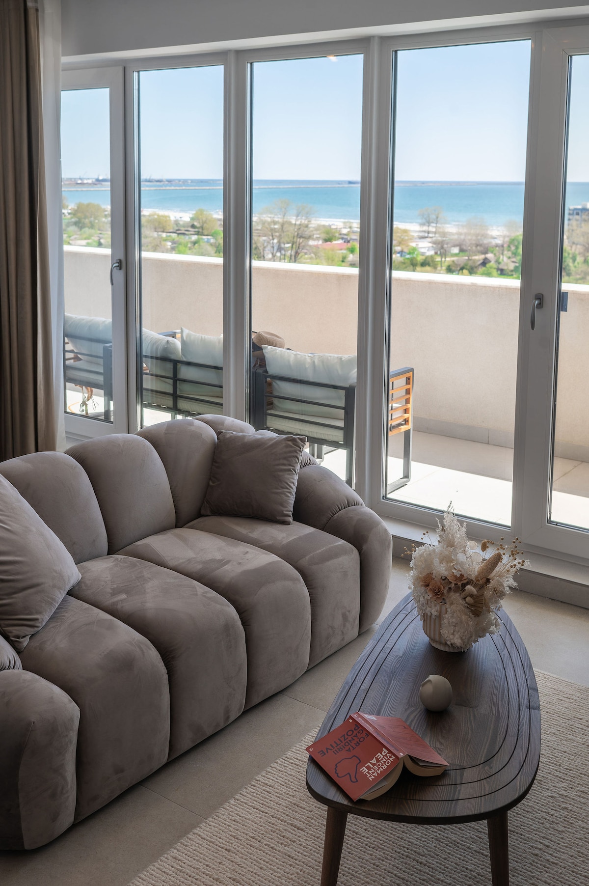 Nico10Spectrum Seaview Apartment Odyssey pools&spa — Apartament — închiriere de vacanță cu vedere la mare în Alezzi Odyssey, Mamaia Nord, Constanța, România — fotografia 7 a proprietății | Aqua Vista Rentals