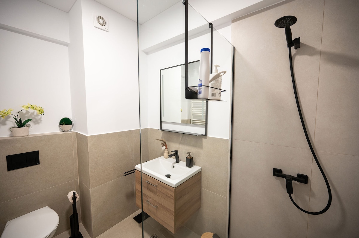 Nico10Spectrum Seaview Apartment Odyssey pools&spa — Apartament — închiriere de vacanță cu vedere la mare în Alezzi Odyssey, Mamaia Nord, Constanța, România — fotografia 8 a proprietății | Aqua Vista Rentals