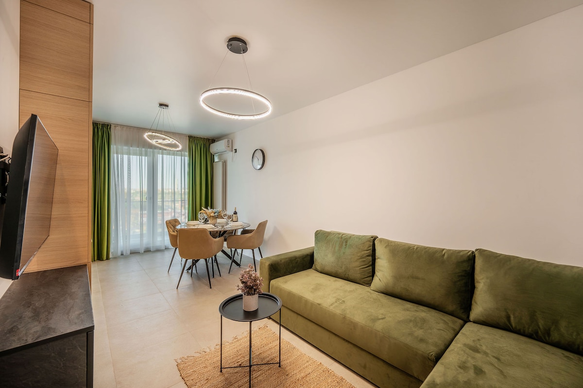 Green Serenity Ap in Odyssey Pools Spa n Parking — Apartament — închiriere de vacanță în Alezzi Odyssey, Mamaia Nord, Constanța, România — fotografia 3 a proprietății | Aqua Vista Rentals