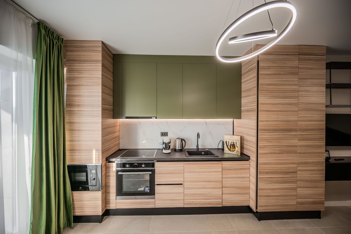 Chic Apartment in Odyssey Pools Spa and Parking — Apartment — vacation rental at Alezzi Odyssey, Mamaia Nord, Constanța, Romania — property photo 7 | Aqua Vista Rentals