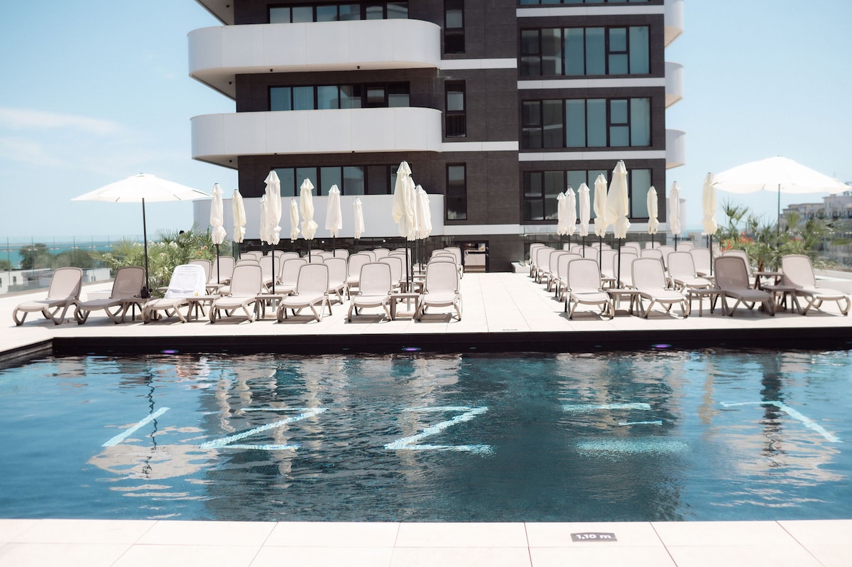 Mazi apartment in Odyssey Spa pool resort-parking — Apartament — închiriere de vacanță în Alezzi Odyssey, Mamaia Nord, Constanța, România — fotografia 6 a proprietății | Aqua Vista Rentals
