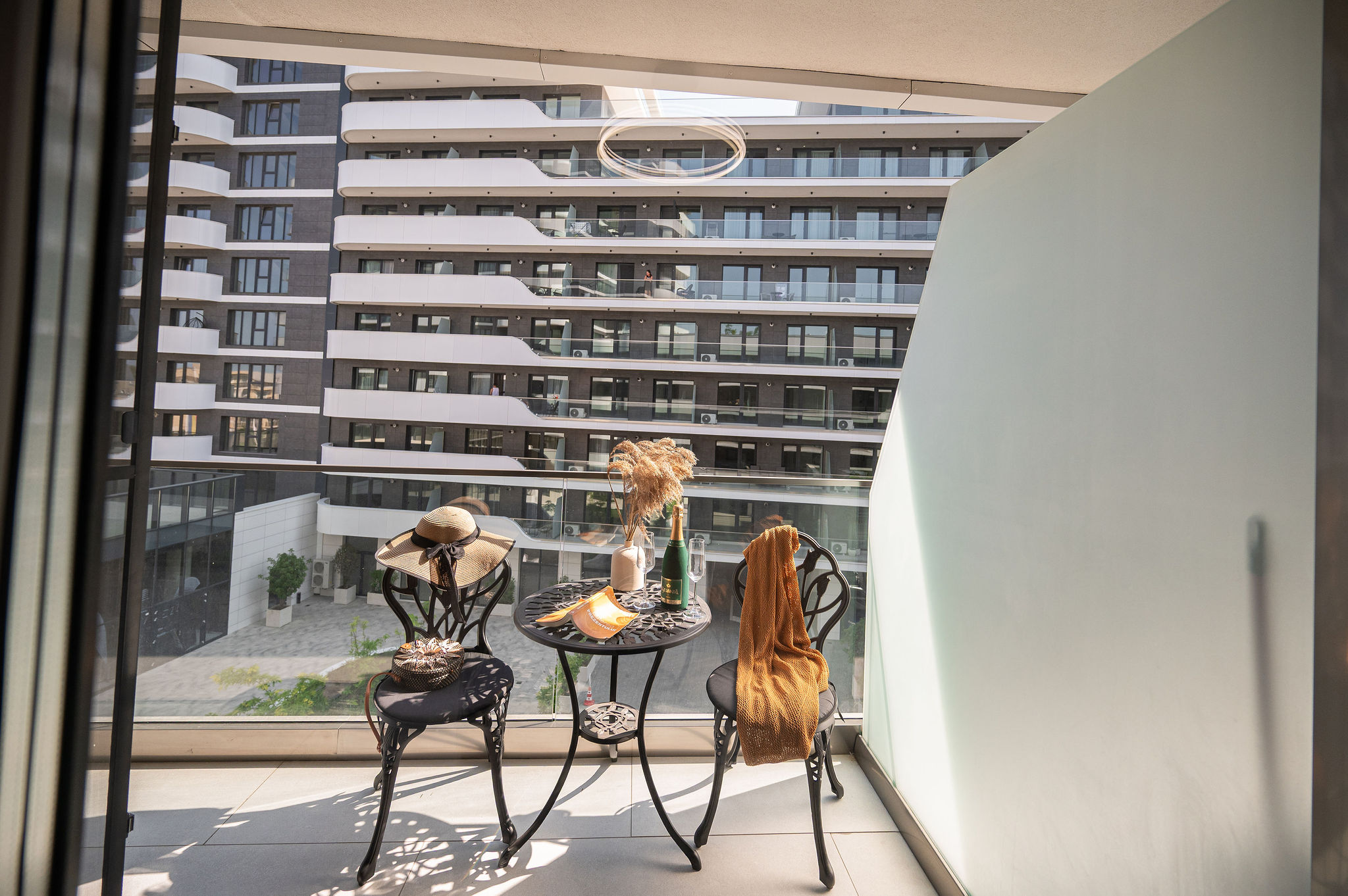 Nord Luxury 61 Apartment in Odyssey Spa&Pool-parking — Apartment — city-view vacation rental at Alezzi Odyssey, Mamaia Nord, Constanța, Romania — property photo 8 | Aqua Vista Rentals