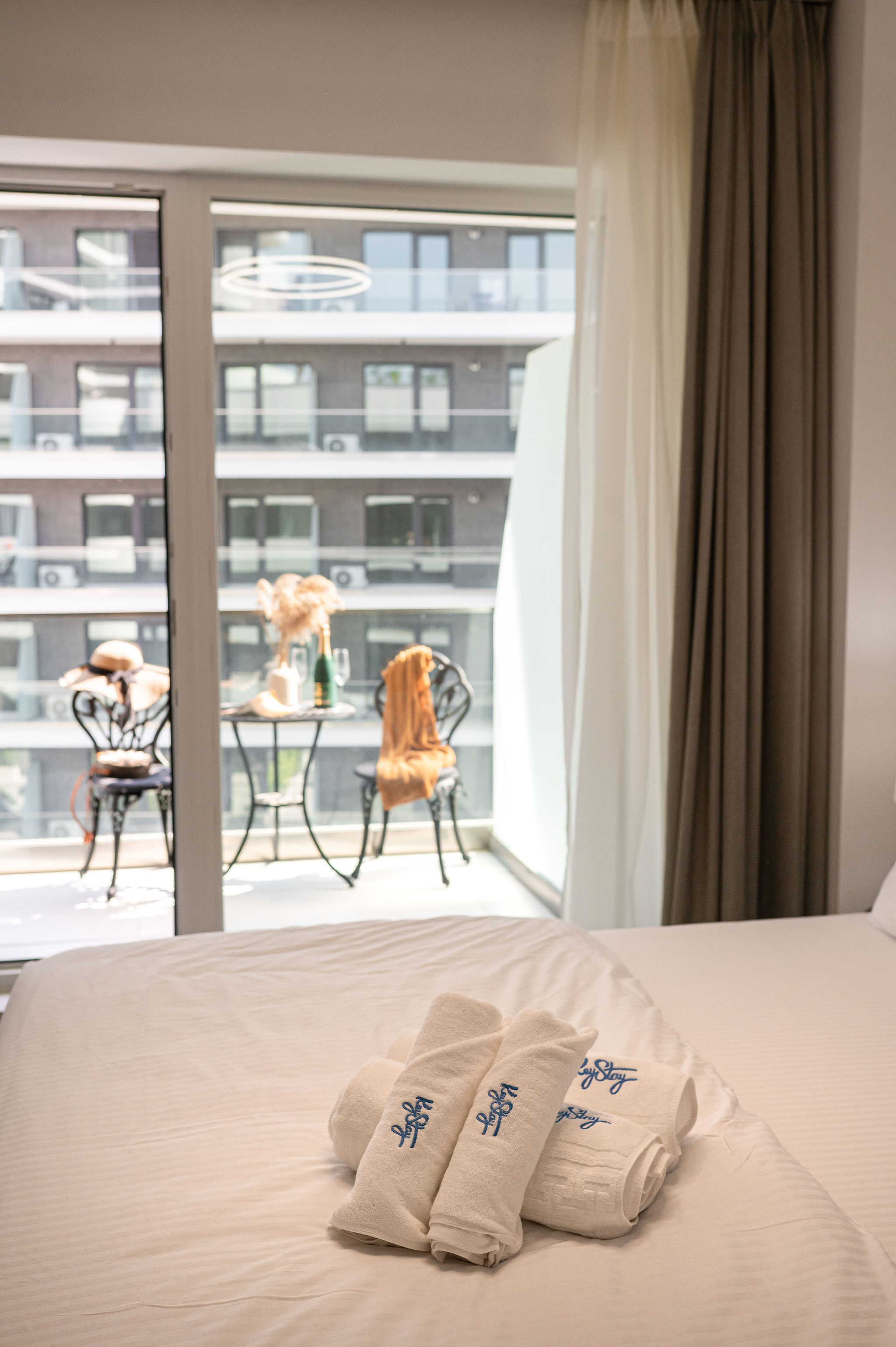Nord Luxury 61 Apartment in Odyssey Spa&Pool-parking — Apartment — city-view vacation rental at Alezzi Odyssey, Mamaia Nord, Constanța, Romania — property photo 4 | Aqua Vista Rentals