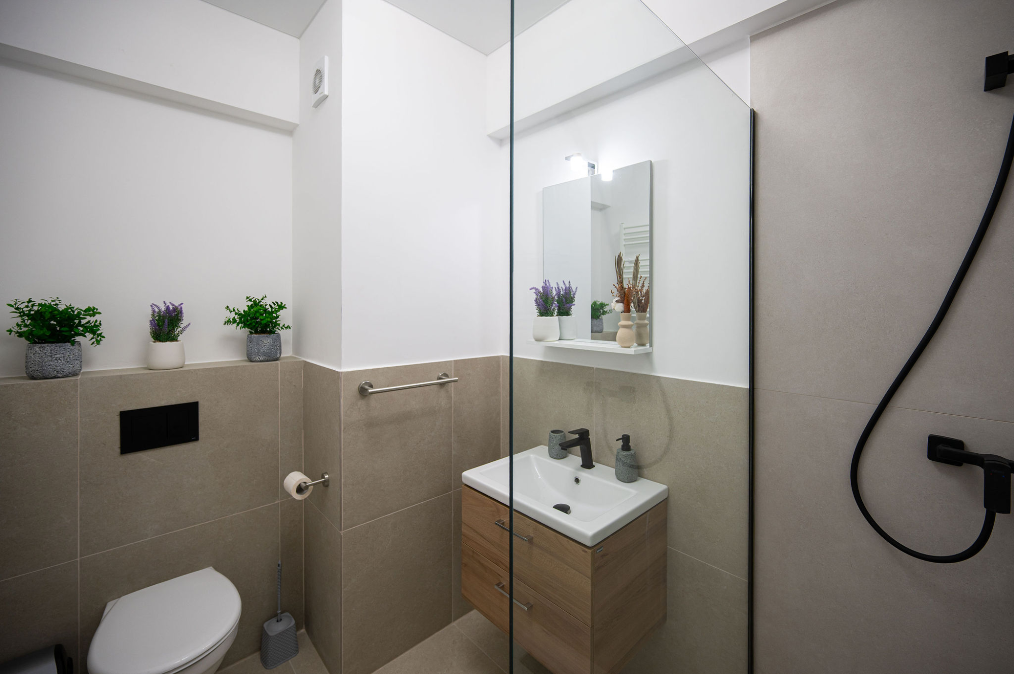 Josephine Apartment in Odyssey Spa & Pool-parking — Apartment — vacation rental at Alezzi Odyssey, Mamaia Nord, Constanța, Romania — property photo 8 | Aqua Vista Rentals
