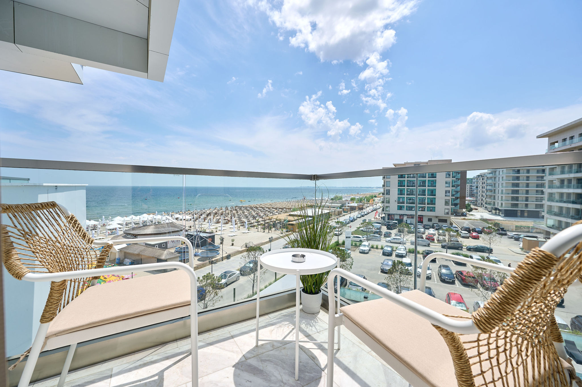 Perfect Sea View - Infinity Pool&Spa&EV friendly — Apartament — închiriere de vacanță cu vedere la mare în Infinity Resort & SPA, Mamaia Nord, Constanța, România — fotografia principală a proprietății | Aqua Vista Rentals