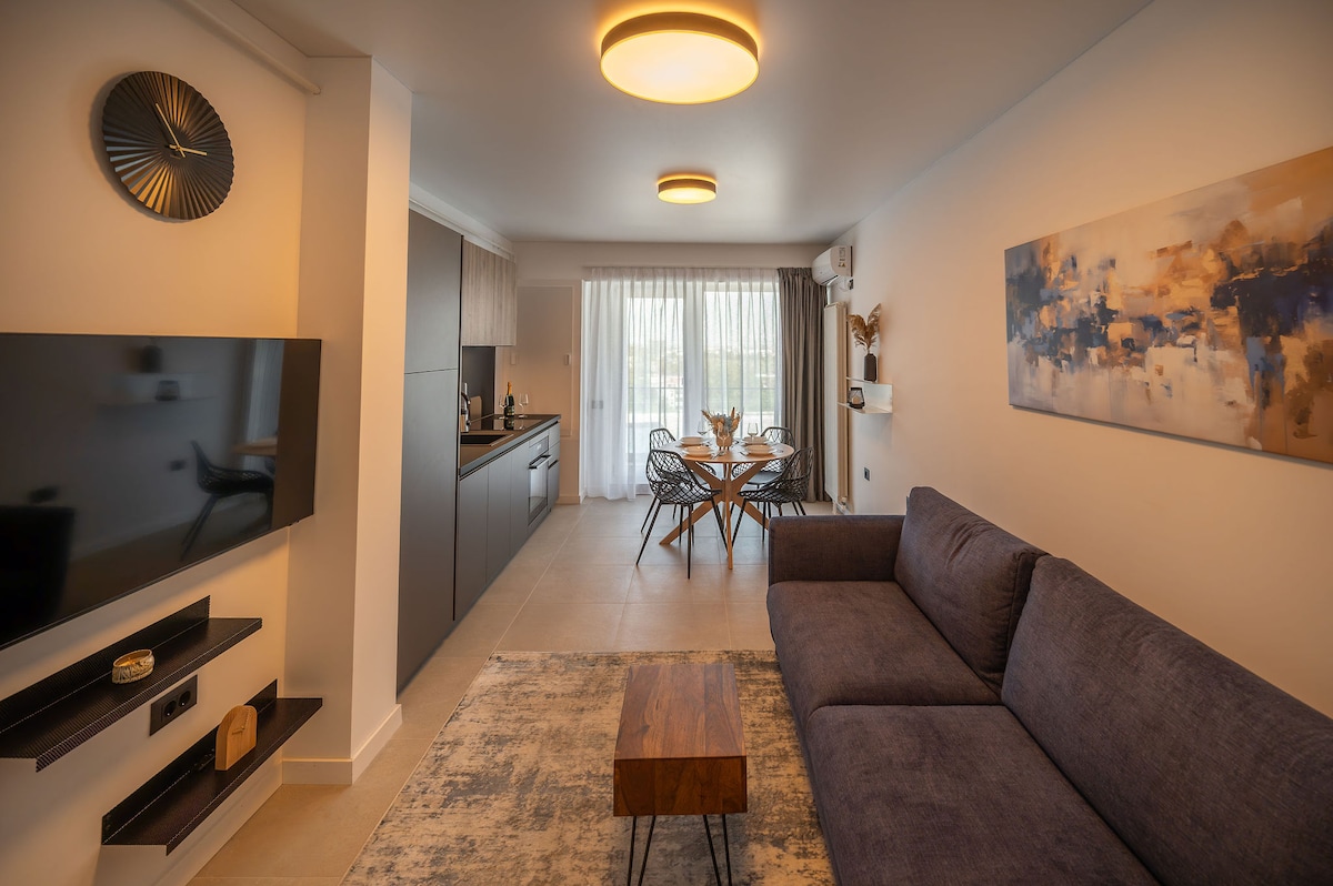 Lotus Apartment 141 in Odyssey pools spa n parking — Apartament — închiriere de vacanță în Alezzi Odyssey, Mamaia Nord, Constanța, România — fotografia 5 a proprietății | Aqua Vista Rentals