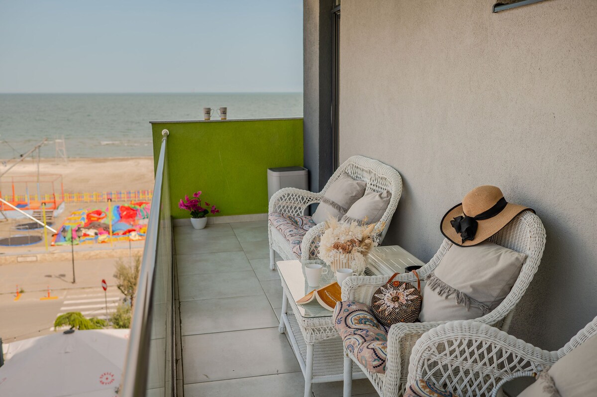 Berlin apartment 22 sea view Spa and pools parking — Apartament — închiriere de vacanță cu vedere la mare în Alezzi Beach Resort, Mamaia Nord, Constanța, România — fotografia principală a proprietății | Aqua Vista Rentals