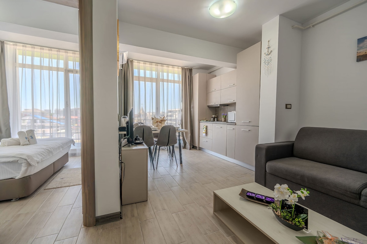 Soleil Studio in Alezzi spa and pools — Studio — vacation rental at Alezzi Beach Resort, Mamaia Nord, Constanța, Romania — main property photo | Aqua Vista Rentals