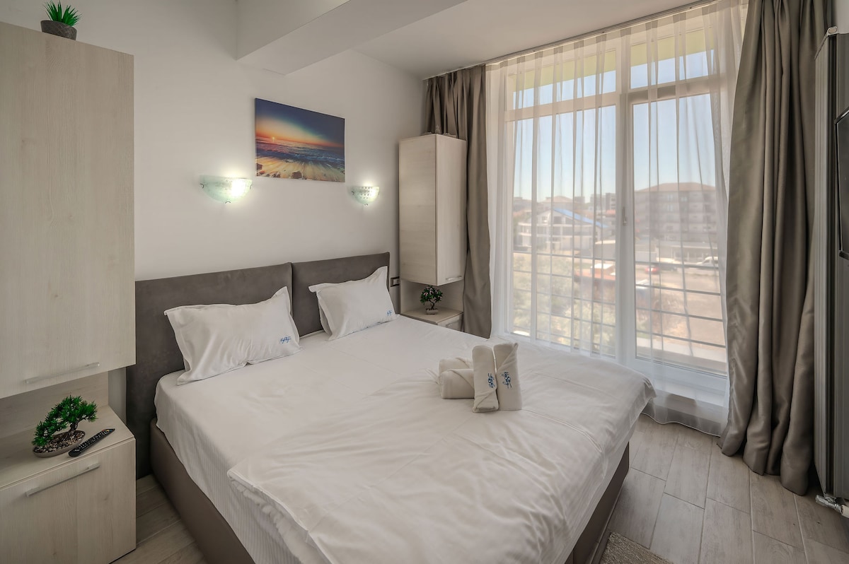 Soleil Studio in Alezzi spa and pools — Studio — vacation rental at Alezzi Beach Resort, Mamaia Nord, Constanța, Romania — property photo 2 | Aqua Vista Rentals