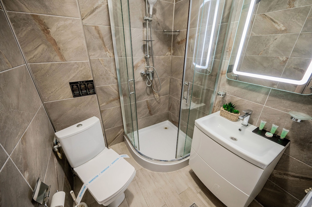 Soleil Studio in Alezzi spa and pools — Studio — vacation rental at Alezzi Beach Resort, Mamaia Nord, Constanța, Romania — property photo 8 | Aqua Vista Rentals