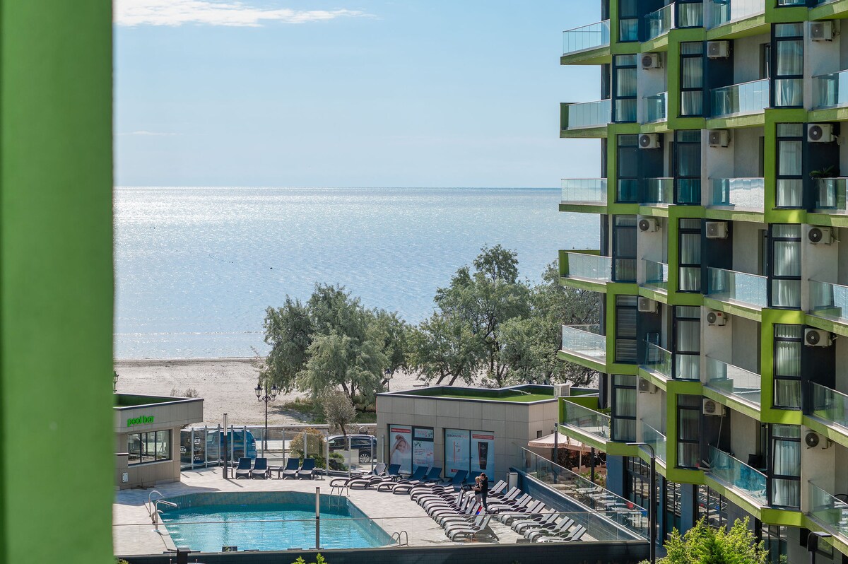 Endless Summer Suites 64 Pools Spa Parking Resort — Apartament — închiriere de vacanță cu vedere la mare în Alezzi Beach Resort, Mamaia Nord, Constanța, România — fotografia 5 a proprietății | Aqua Vista Rentals