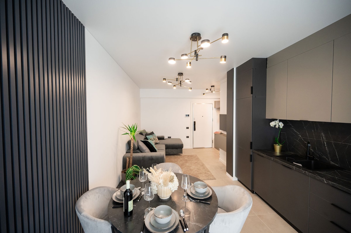 Seaside Apartment in Odyssey Spa Pools and Parking — Apartment — vacation rental at Alezzi Odyssey, Mamaia Nord, Constanța, Romania — property photo 3 | Aqua Vista Rentals