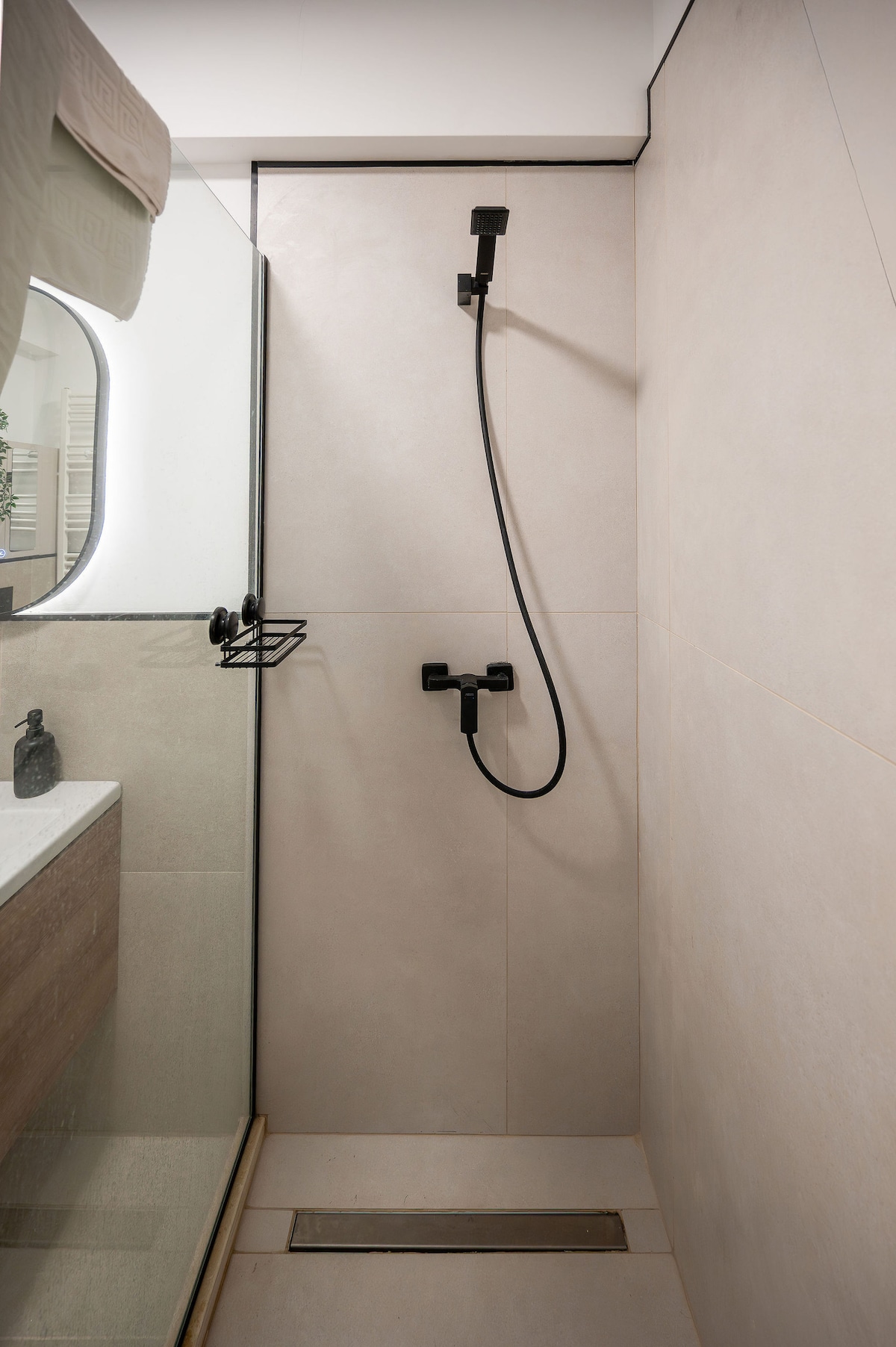 Seaside Apartment in Odyssey Spa Pools and Parking — Apartment — vacation rental at Alezzi Odyssey, Mamaia Nord, Constanța, Romania — property photo 7 | Aqua Vista Rentals