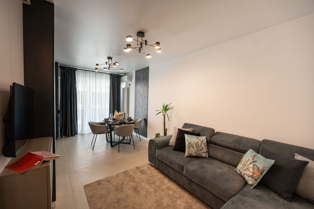 Seaside Apartment in Odyssey Spa Pools and Parking — Apartment — vacation rental at Alezzi Odyssey, Mamaia Nord, Constanța, Romania — property photo 8 | Aqua Vista Rentals