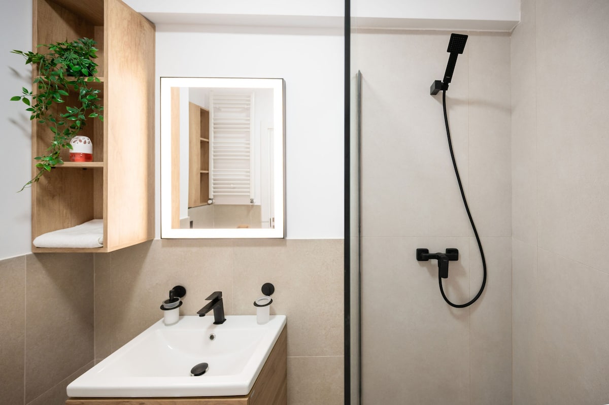 Velvet Breeze in Odyssey Pools Spa and Parking — Apartament — închiriere de vacanță în Alezzi Odyssey, Mamaia Nord, Constanța, România — fotografia 6 a proprietății | Aqua Vista Rentals