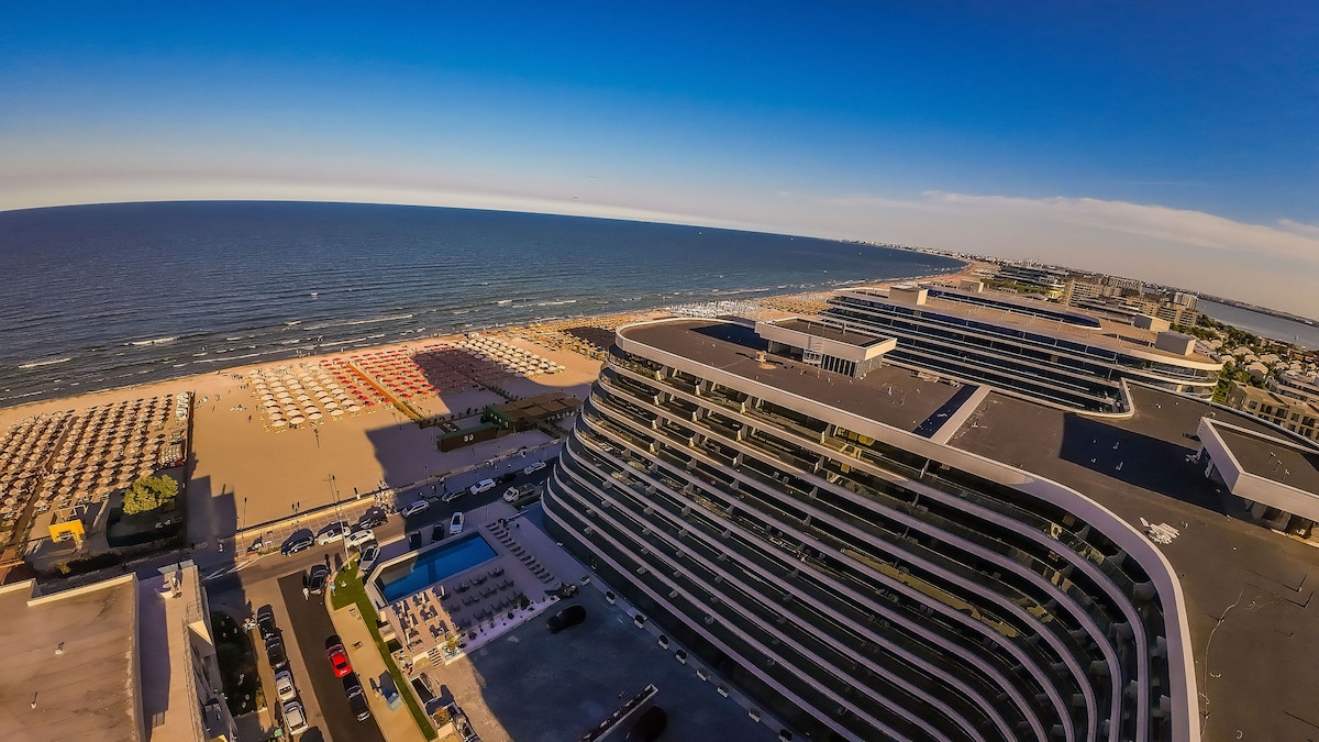 AC-605-Corniche Collection (151 SQM 2BD Corner View) — Apartment — city-view vacation rental at Aqua Cullinan Resort & SPA, Mamaia Nord, Constanța, Romania — property photo 2 | Aqua Vista Rentals