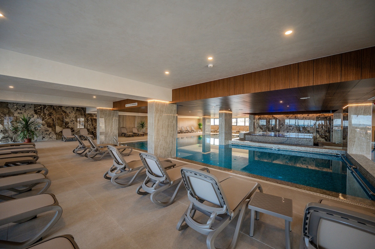 AC-605-Corniche Collection (151 SQM 2BD Corner View) — Apartment — city-view vacation rental at Aqua Cullinan Resort & SPA, Mamaia Nord, Constanța, Romania — property photo 5 | Aqua Vista Rentals