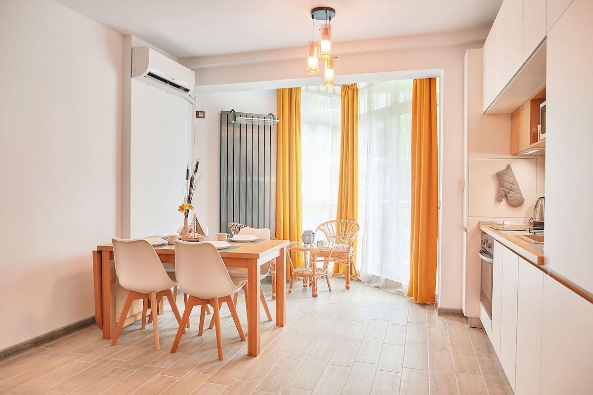 Opal Luxury Apartment 91 Spa n Pool Beach resort — Apartment — sea-view vacation rental at Alezzi Beach Resort, Mamaia Nord, Constanța, Romania — property photo 5 | Aqua Vista Rentals