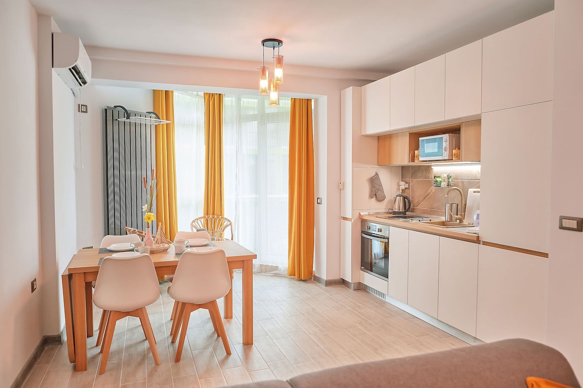 Opal Luxury Apartment 91 Spa n Pool Beach resort — Apartment — sea-view vacation rental at Alezzi Beach Resort, Mamaia Nord, Constanța, Romania — property photo 6 | Aqua Vista Rentals