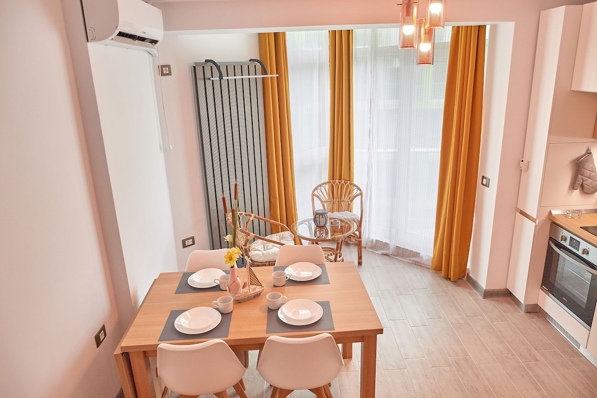 Opal Luxury Apartment 91 Spa n Pool Beach resort — Apartment — sea-view vacation rental at Alezzi Beach Resort, Mamaia Nord, Constanța, Romania — property photo 7 | Aqua Vista Rentals