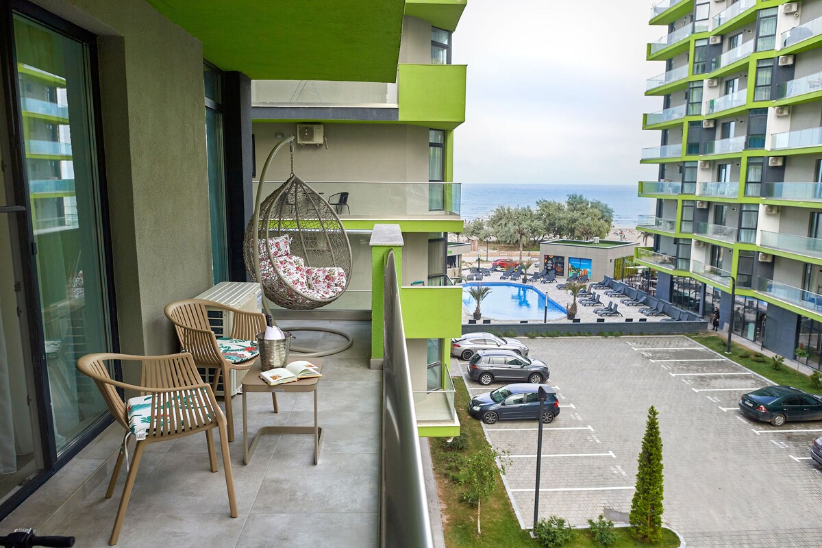 Sea la Vie 2BR Apt Spa n Pool Beach resort — Apartament — închiriere de vacanță în Alezzi Beach Resort, Mamaia Nord, Constanța, România — fotografia principală a proprietății | Aqua Vista Rentals