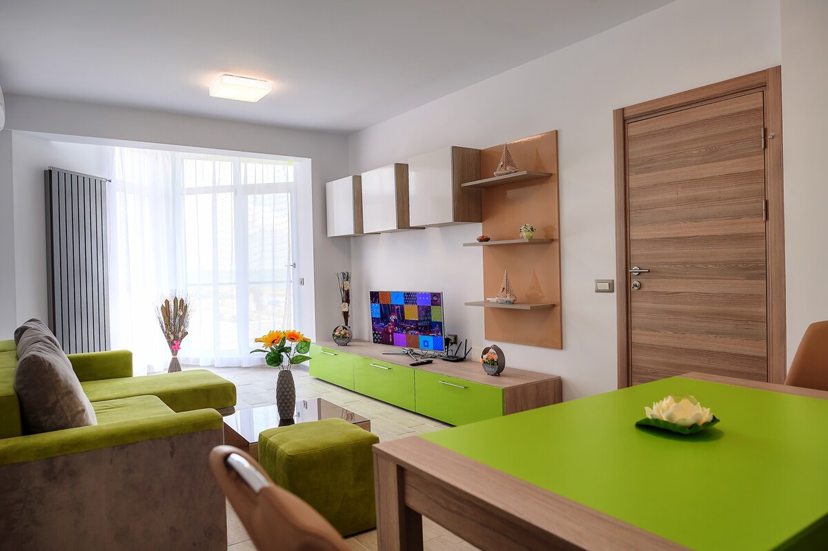 Green Apartment Spa n Pool Beach Resort — Apartament — închiriere de vacanță cu vedere la mare în Alezzi Beach Resort, Mamaia Nord, Constanța, România — fotografia principală a proprietății | Aqua Vista Rentals