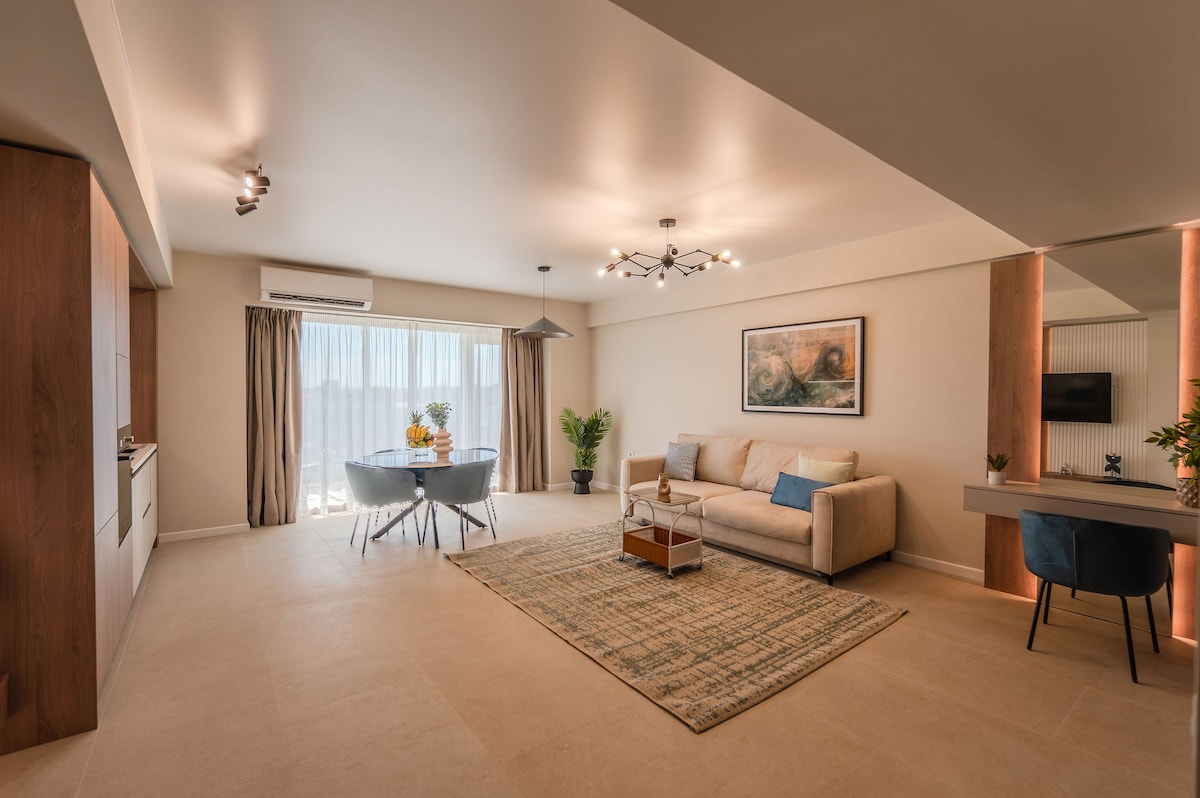 AC-632-Silver Shadow Collection (89 SQM 1BD City View) — Apartament — închiriere de vacanță cu vedere la oraș în Aqua Cullinan Resort & SPA, Mamaia Nord, Constanța, România — fotografia 3 a proprietății | Aqua Vista Rentals