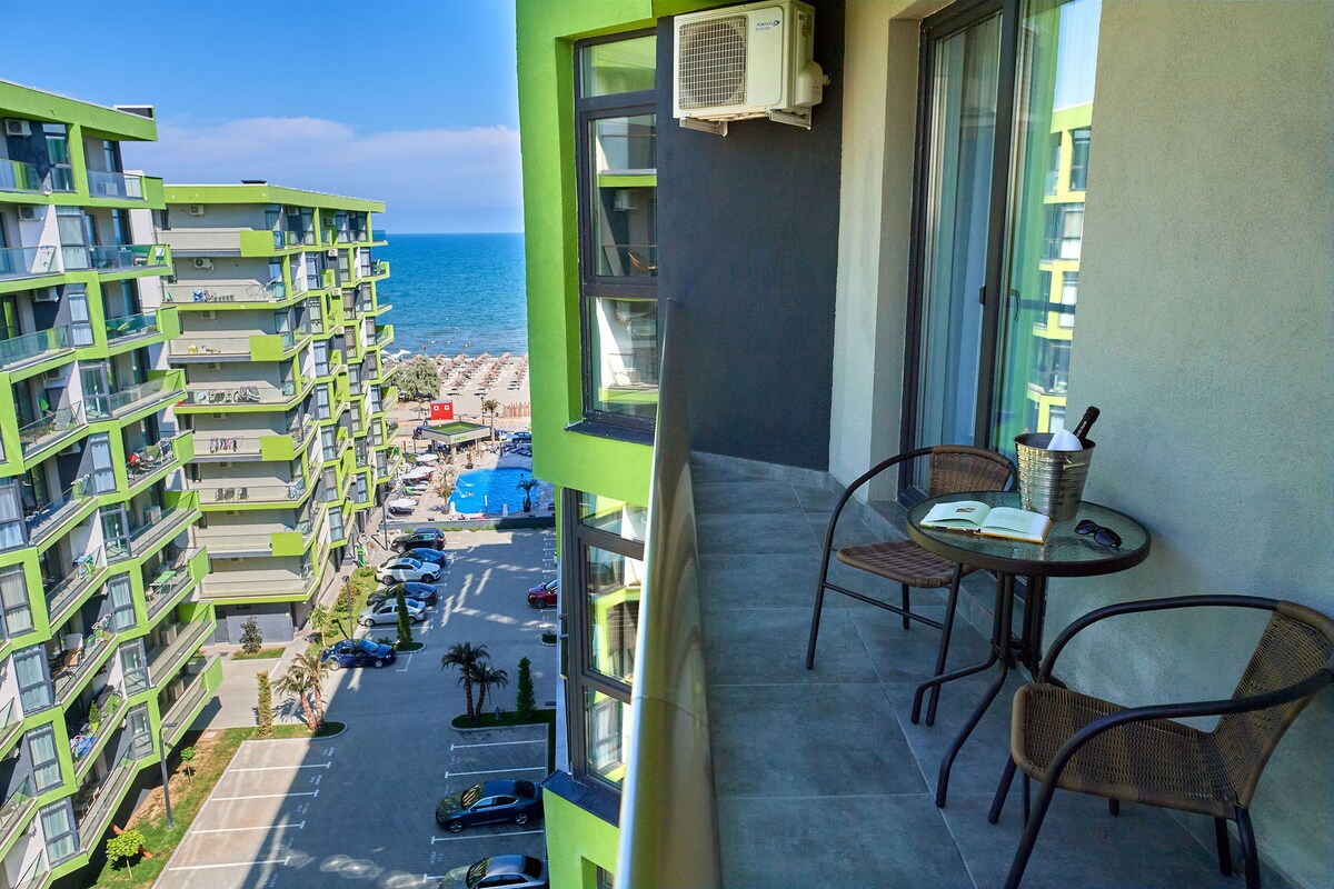Purple Pearl Apartments 142 Spa n Pool Beach resort — Apartament — închiriere de vacanță cu vedere la mare în Alezzi Beach Resort, Mamaia Nord, Constanța, România — fotografia principală a proprietății | Aqua Vista Rentals