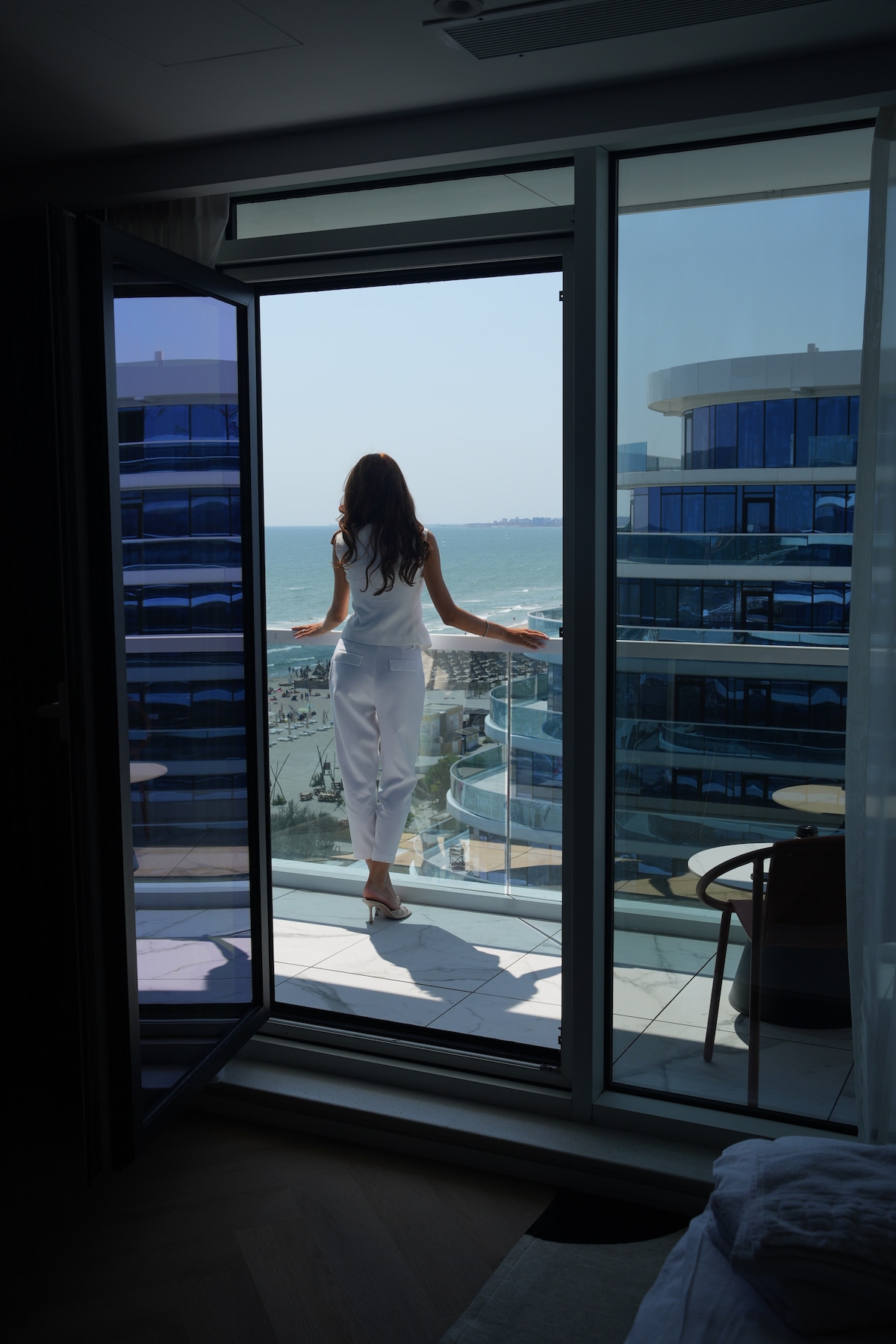 White Titanic Pink sea view studio parking — Studio — închiriere de vacanță cu vedere la mare în White Titanic Mamaia, Mamaia Nord, Constanța, România — fotografia principală a proprietății | Aqua Vista Rentals