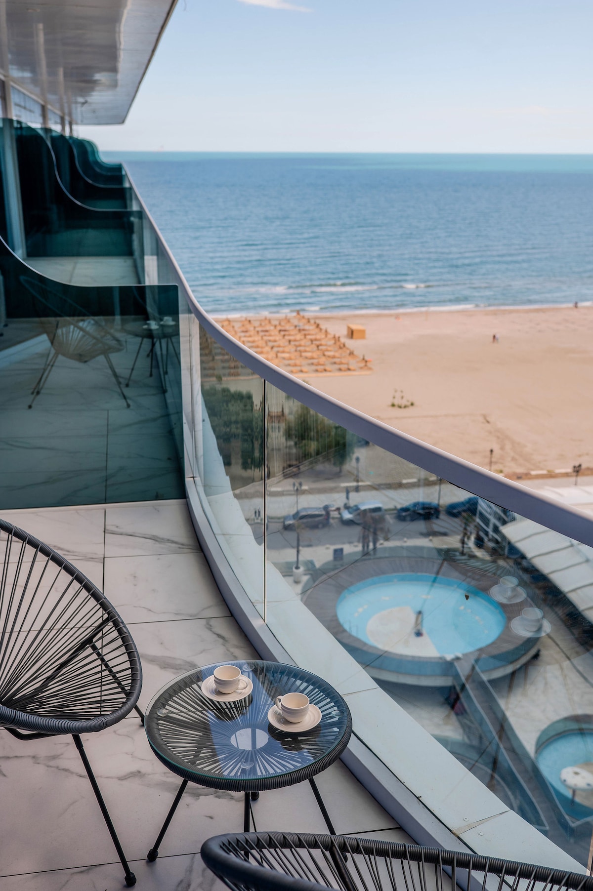 White Titanic Blue sea view Studio parking — Studio — închiriere de vacanță cu vedere la mare în White Titanic Mamaia, Mamaia Nord, Constanța, România — fotografia 7 a proprietății | Aqua Vista Rentals