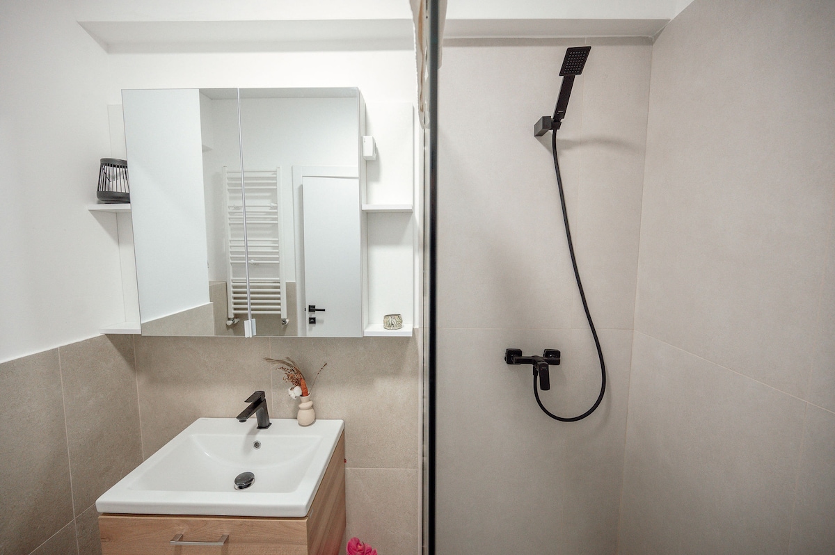 Minty Apartment in Odyssey Spa Pools and Parking — Apartament — închiriere de vacanță în Alezzi Odyssey, Mamaia Nord, Constanța, România — fotografia 7 a proprietății | Aqua Vista Rentals