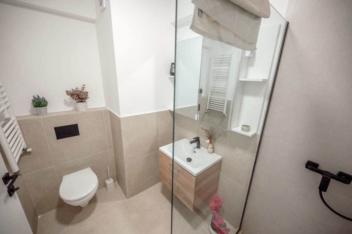 Minty Apartment in Odyssey Spa Pools and Parking — Apartament — închiriere de vacanță în Alezzi Odyssey, Mamaia Nord, Constanța, România — fotografia 8 a proprietății | Aqua Vista Rentals
