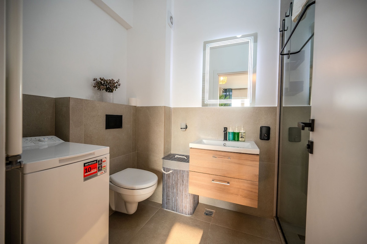Sunset Breeze apt in Odyssey Spa Pools Resort — Apartament — închiriere de vacanță în Alezzi Odyssey, Mamaia Nord, Constanța, România — fotografia 8 a proprietății | Aqua Vista Rentals