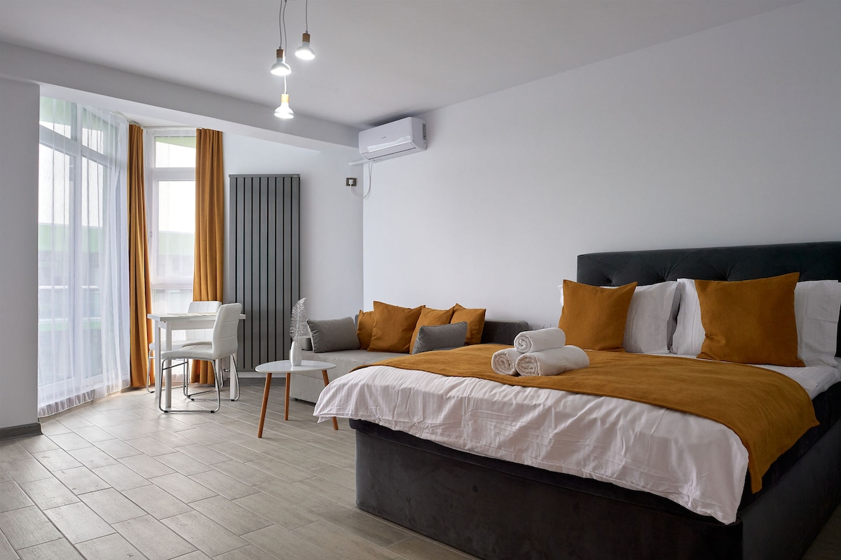 Sunrise King Studio Spa n Pool Beach resort — Studio — vacation rental at Alezzi Beach Resort, Mamaia Nord, Constanța, Romania — property photo 6 | Aqua Vista Rentals