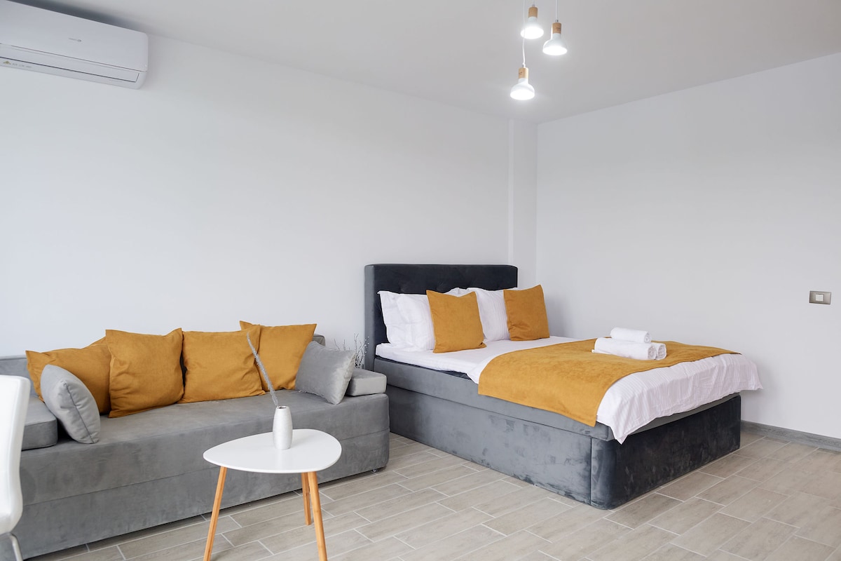 Sunrise King Studio Spa n Pool Beach resort — Studio — vacation rental at Alezzi Beach Resort, Mamaia Nord, Constanța, Romania — property photo 7 | Aqua Vista Rentals