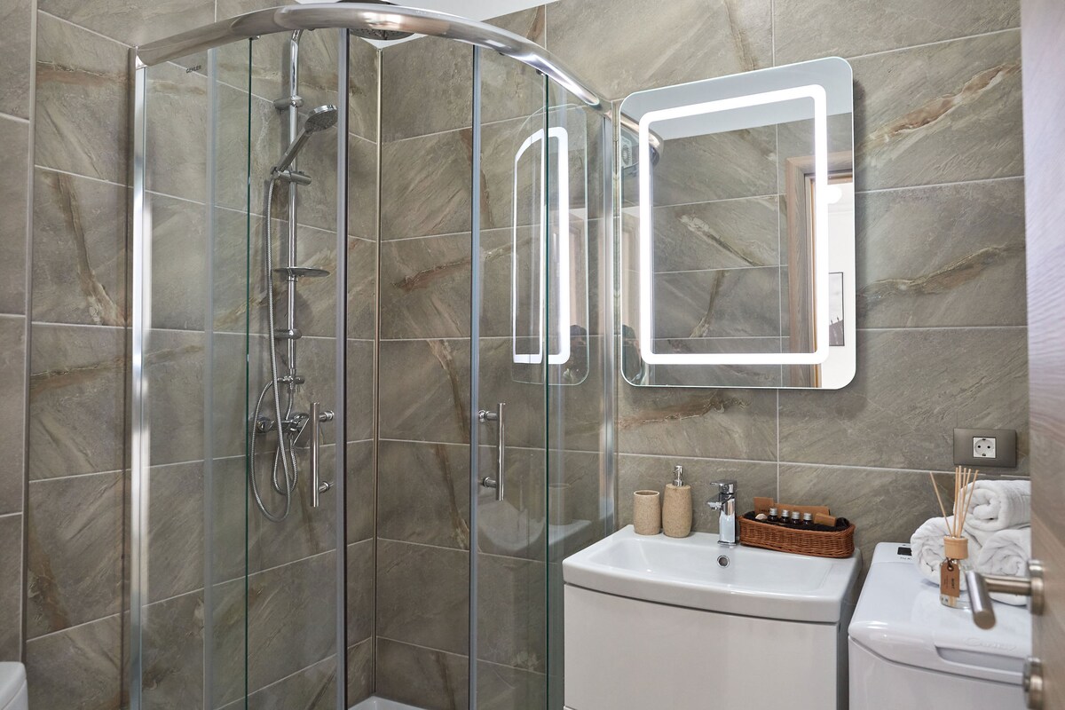 Aba Luxury Studio Spa n Pool Beach resort — Studio — vacation rental at Alezzi Beach Resort, Mamaia Nord, Constanța, Romania — property photo 5 | Aqua Vista Rentals