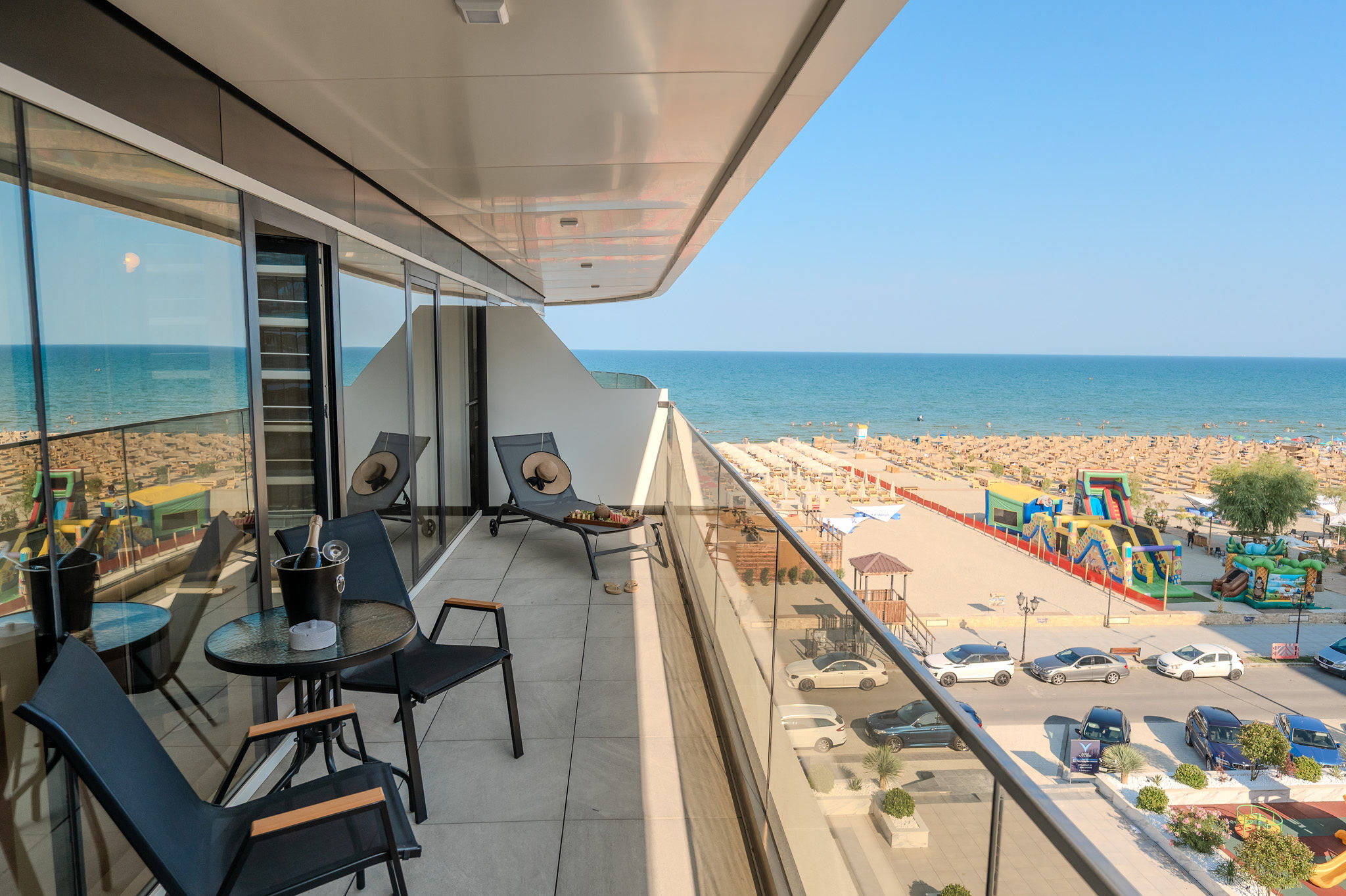 AC-417-DropTail Collection (93 SQM 1BD Front Sea View) — Apartament — închiriere de vacanță cu vedere la mare în Aqua Cullinan Resort & SPA, Mamaia Nord, Constanța, România — fotografia 2 a proprietății | Aqua Vista Rentals