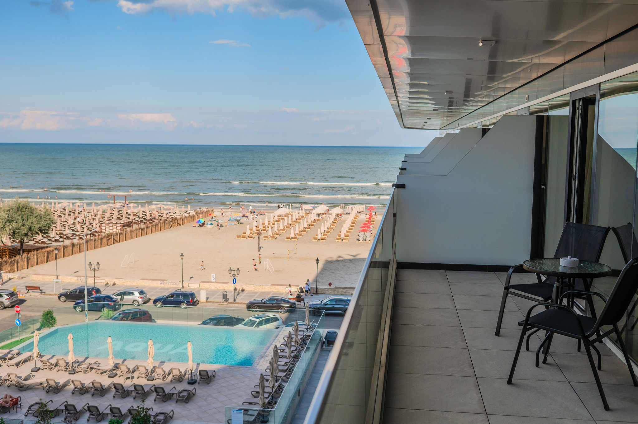 AC-413-Dawn Collection (90 SQM 1BD Front Sea View) — Apartament — închiriere de vacanță cu vedere la mare în Aqua Cullinan Resort & SPA, Mamaia Nord, Constanța, România — fotografia principală a proprietății | Aqua Vista Rentals