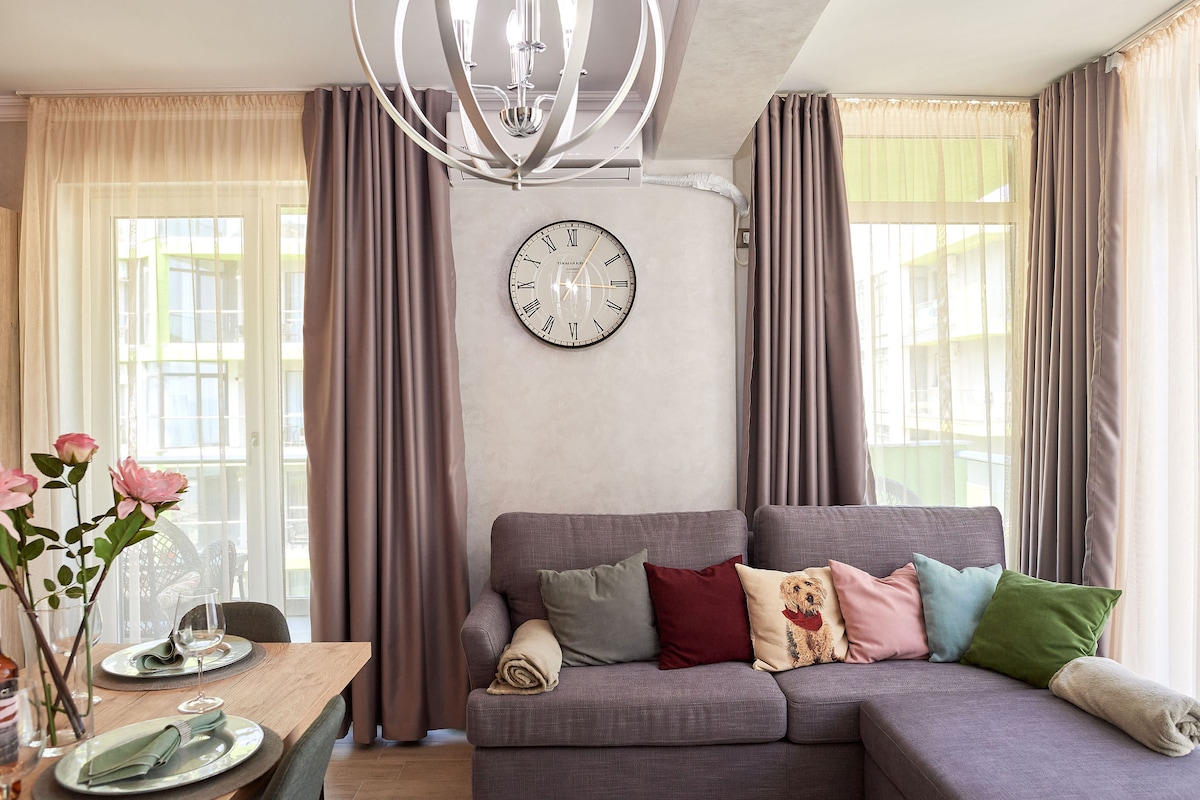 Berlin luxury apartment Spa n Pool Beach resort — Apartament — închiriere de vacanță cu vedere la mare în Alezzi Beach Resort, Mamaia Nord, Constanța, România — fotografia 8 a proprietății | Aqua Vista Rentals