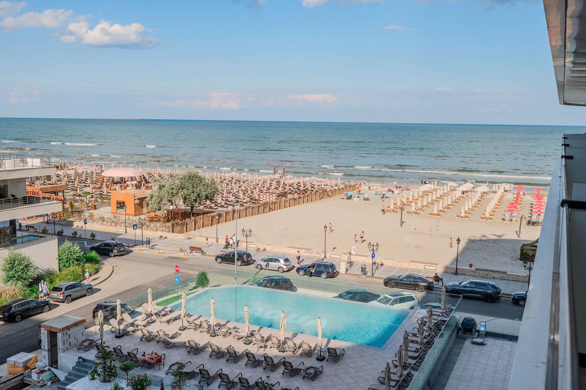 AC-414-Dawn Collection (90 SQM 1BD Front Sea View) — Apartament — închiriere de vacanță cu vedere la mare în Aqua Cullinan Resort & SPA, Mamaia Nord, Constanța, România — fotografia 4 a proprietății | Aqua Vista Rentals