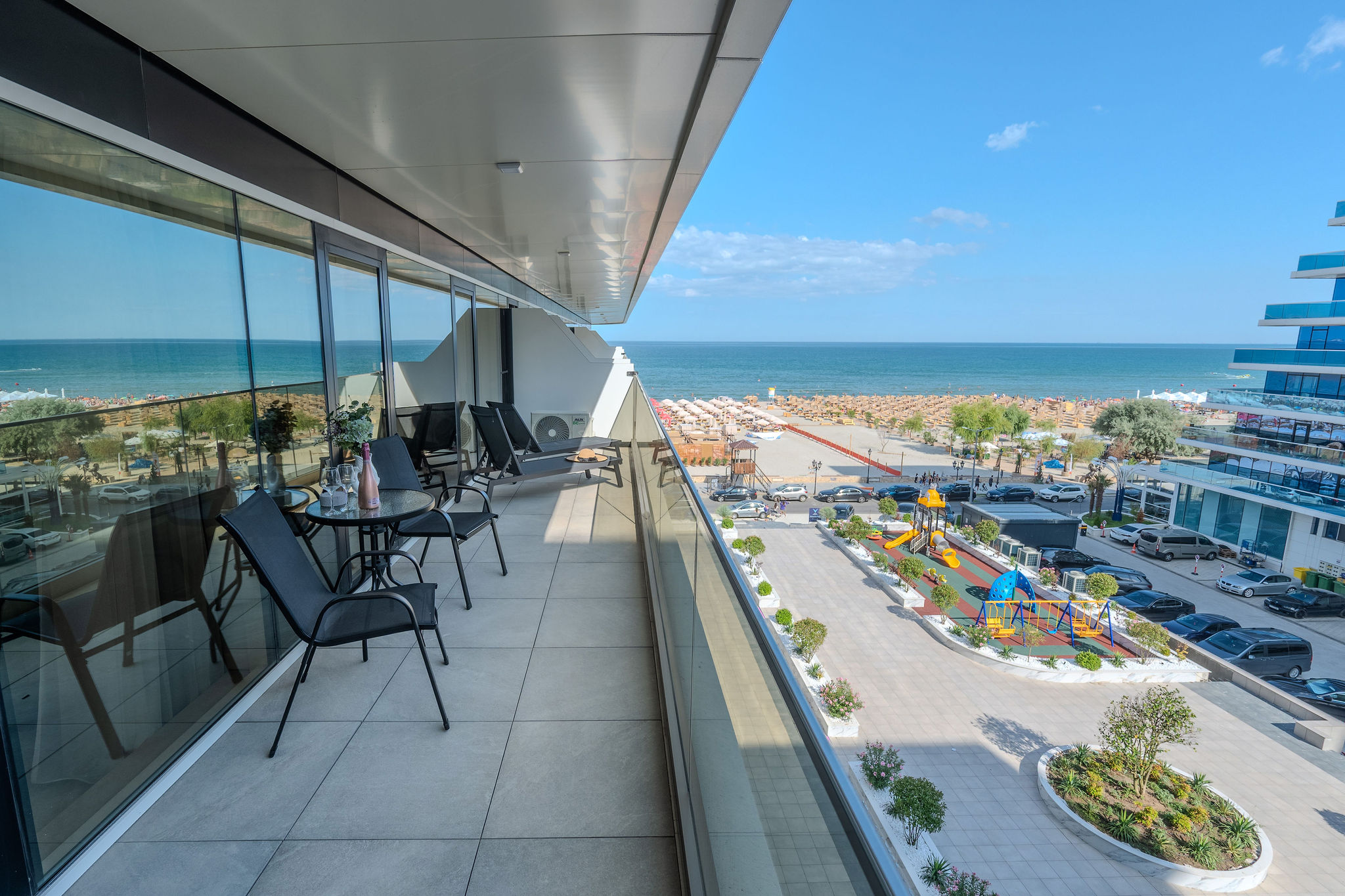 AC-422-Wraith Collection (102 SQM 2BD Family Sea View) — Apartament — închiriere de vacanță cu vedere la mare în Aqua Cullinan Resort & SPA, Mamaia Nord, Constanța, România — fotografia 6 a proprietății | Aqua Vista Rentals