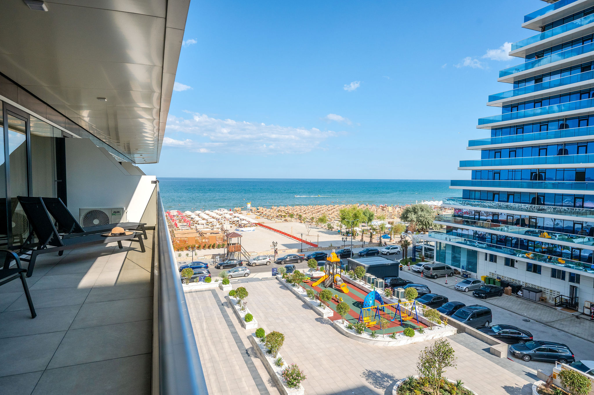 AC-422-Wraith Collection (102 SQM 2BD Family Sea View) — Apartament — închiriere de vacanță cu vedere la mare în Aqua Cullinan Resort & SPA, Mamaia Nord, Constanța, România — fotografia 2 a proprietății | Aqua Vista Rentals