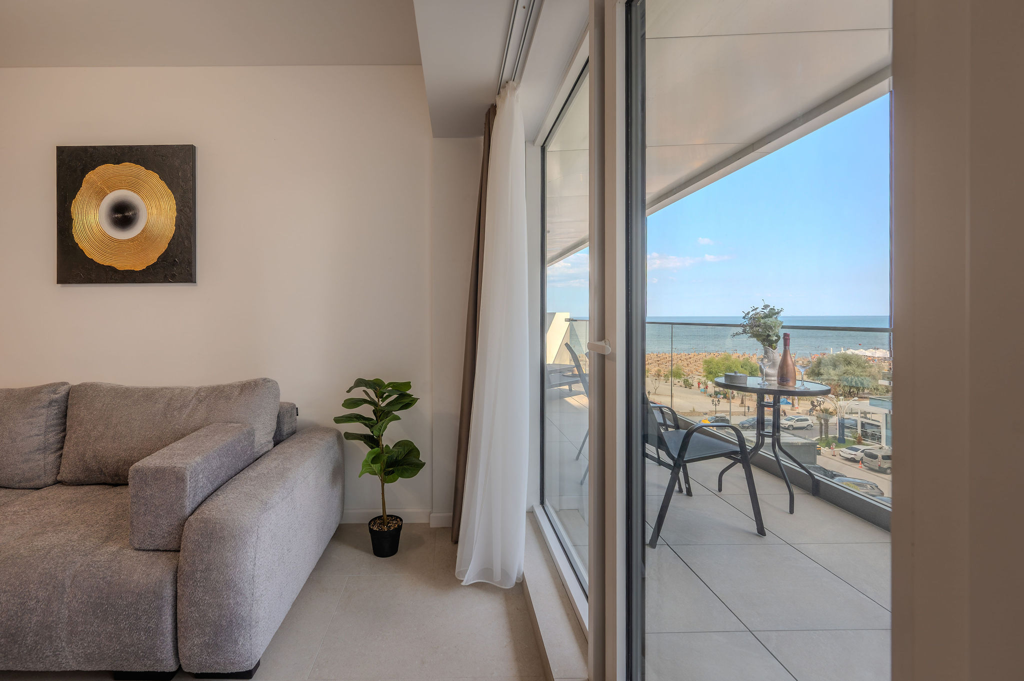 AC-422-Wraith Collection (102 SQM 2BD Family Sea View) — Apartament — închiriere de vacanță cu vedere la mare în Aqua Cullinan Resort & SPA, Mamaia Nord, Constanța, România — fotografia 4 a proprietății | Aqua Vista Rentals