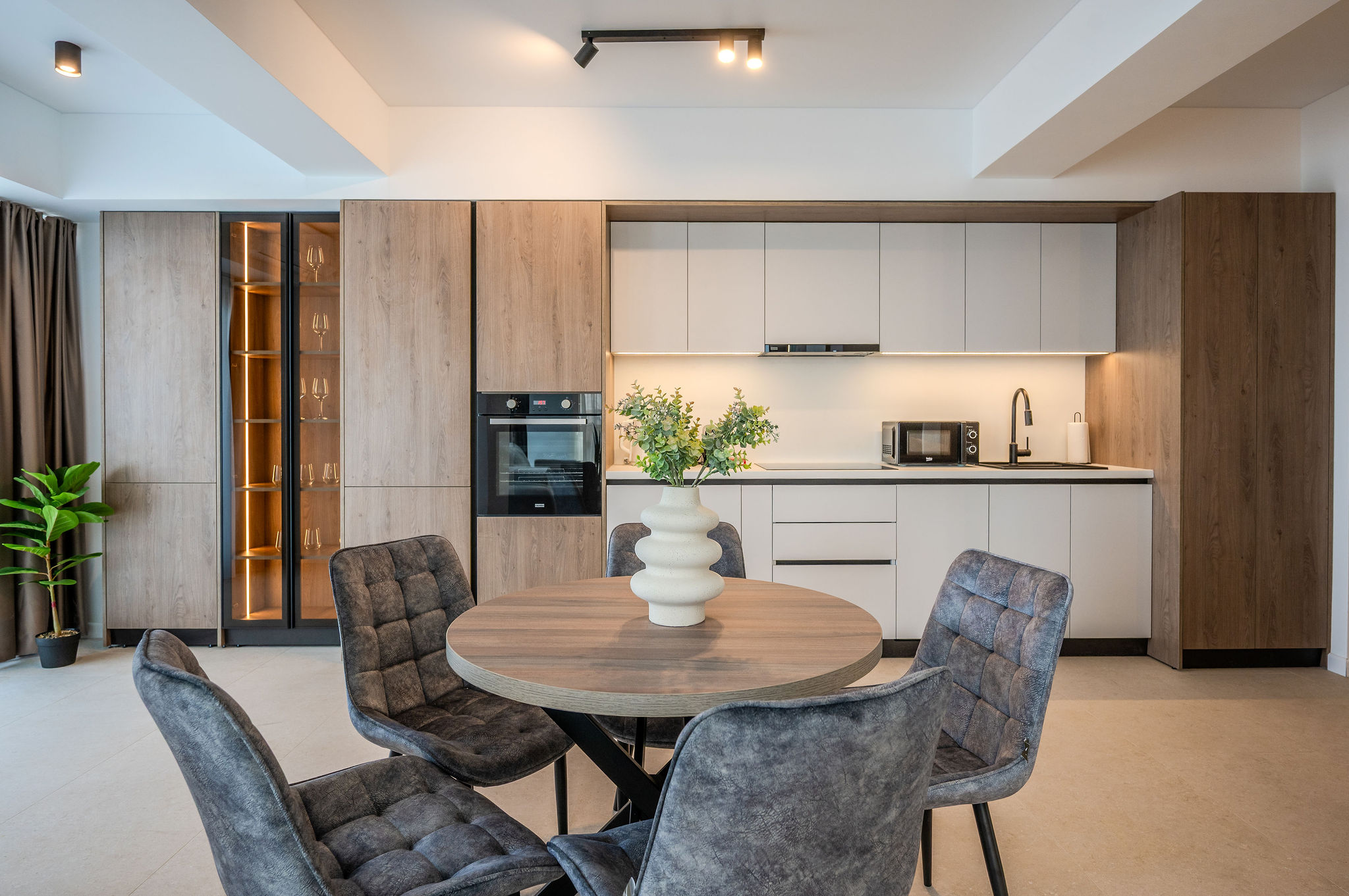AC-418-Phantom Collection (144 SQM 2BD Panoramic Front Sea View) — Apartment — sea-view vacation rental at Aqua Cullinan Resort & SPA, Mamaia Nord, Constanța, Romania — property photo 7 | Aqua Vista Rentals