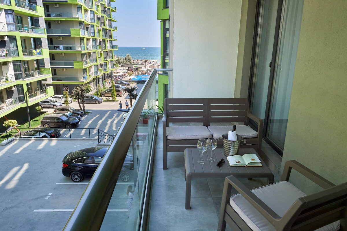 Submarine Apartment Spa n Pool Beach resort — Apartament — închiriere de vacanță în Alezzi Beach Resort, Mamaia Nord, Constanța, România — fotografia principală a proprietății | Aqua Vista Rentals