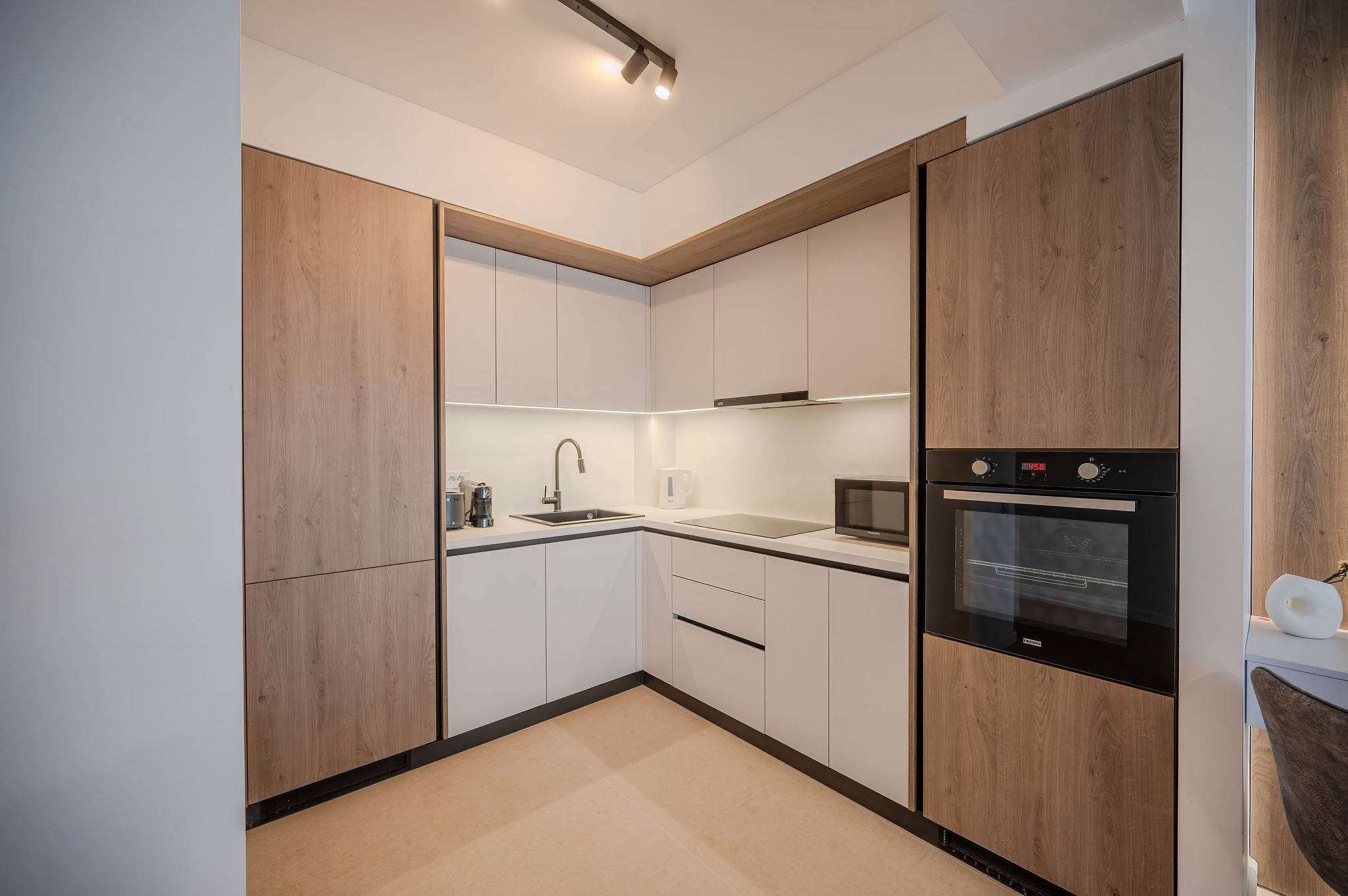 AC-401-Silver Spirit Collection (104 SQM 1BD+ City View) — Apartment — city-view vacation rental at Aqua Cullinan Resort & SPA, Mamaia Nord, Constanța, Romania — property photo 8 | Aqua Vista Rentals